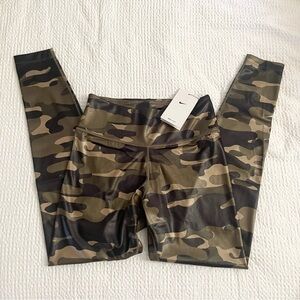 Nike Dri-FIT One Women's Mid-Rise Camo sportswear workout yoga Leggings